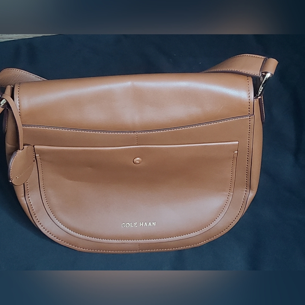 COLE HAAN: Grand Ambition Saddle bag Crossbody